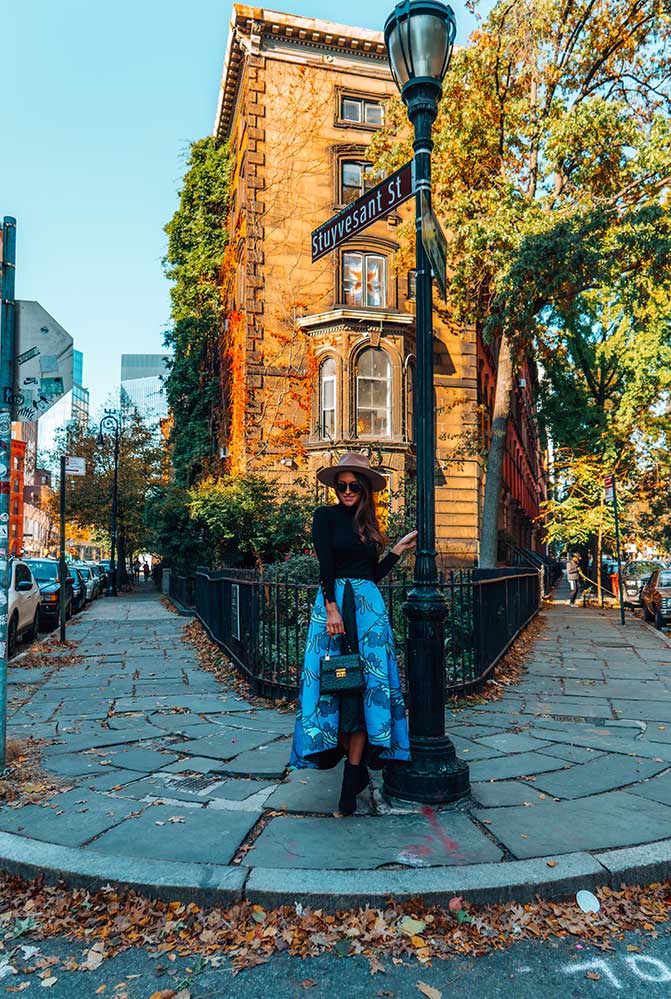 Kristi Hemric (Instagram: @khemric) shows that a statement skirt is the key to the perfect NYC photo