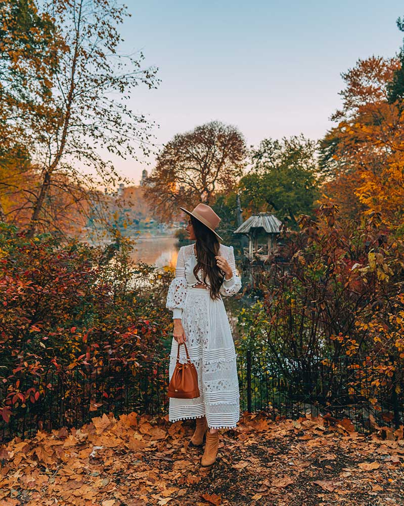 Kristi Hemric (Instagram: @khemric) checks out the perfect fall foliage at Hernshead in Central Park in New York