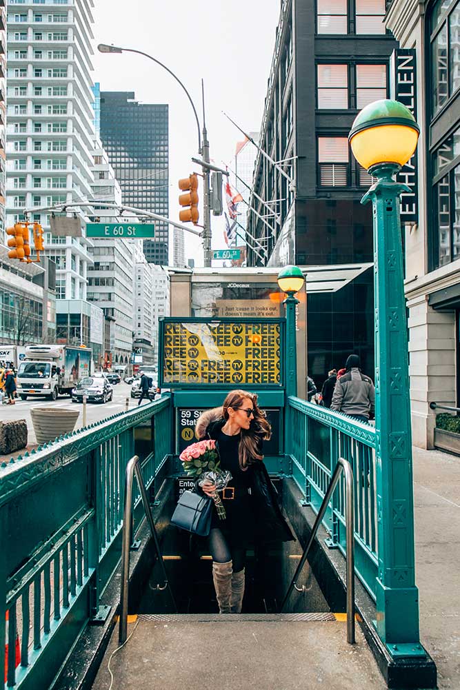 Kristi Hemric (Instagram: @khemric) exits the subway to get the quintessentially New York Photo